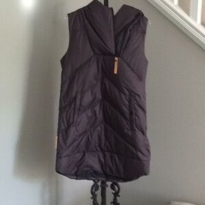 INDEGENA woman’s long puffer vest. S